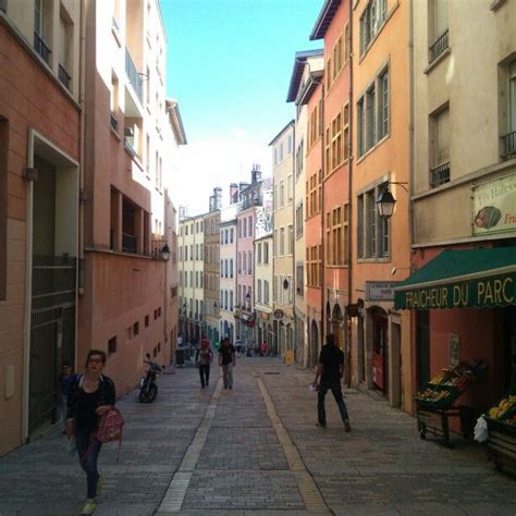 Montée de la Grande Côte La Croix Rousse Lyon Scenes Street view