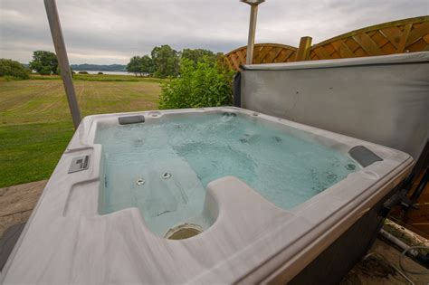 Review Destination Delicious Visits Loch Lomond Waterfront Lodges