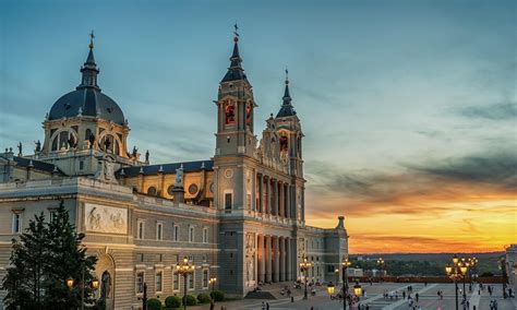 madrid airport terminals parking lounges nearby hotels