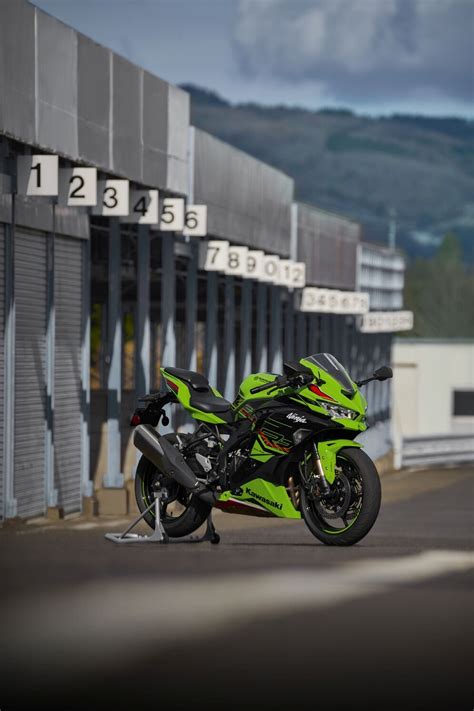 Kawasaki Ninja ZX 4R ZX 4RR 2023