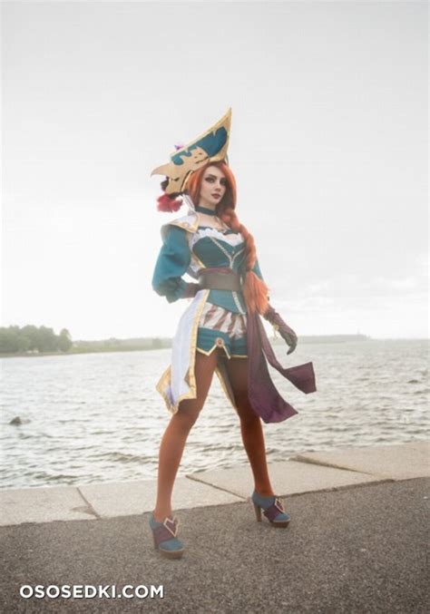 Model Alin Ma Xenoncos In Cosplay Miss Fortune From League Of