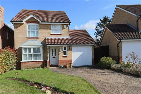 3 Bed Detached House For Sale In Rossetti Gardens Coulsdon Cr5 Zoopla