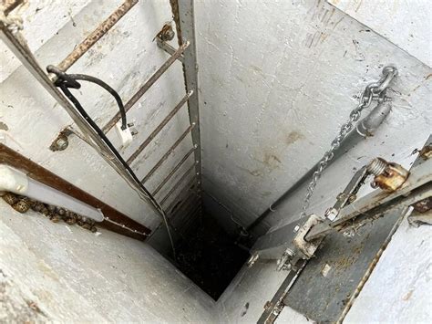 nuclear bunker  louth   auctioned