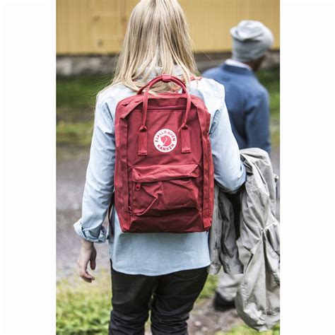 Plecak Kanken Laptop 15 Fjallraven 550 326 Black Ox Red Fjallraven