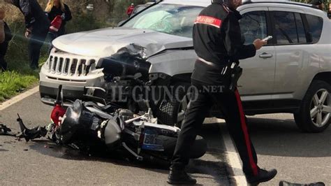 Incidente Stradale Scontro Tra Auto E Moto Il Giunco