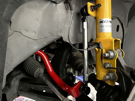 The Correct Way To Install Adjustable End Links Nasa Speed News Magazine