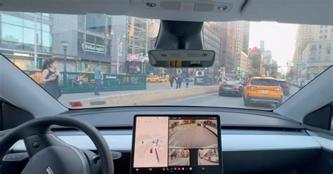 Watch Tesla S Controversial Full Self Driving Take On New York Traffic