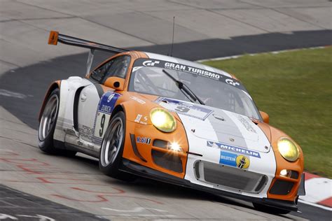 Porsche 911 Gt3 R Hybrid Demo Laps At Le Mans Autoevolution