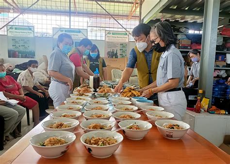 Penerima Bantuan Tzu Chi Di Palembang Berkenalan Dengan Menu Vegetaris