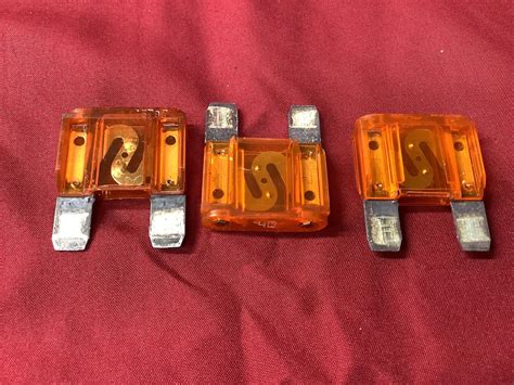 LOT OF LITTELFUSE 299 - 40A 32V AUTOMOTIVE BLADE FUSE | eBay