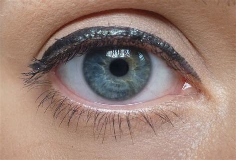 Ksu Esu: Гипоаллергенная влагостойкая подводка для глаз El Corazon Eyeliner