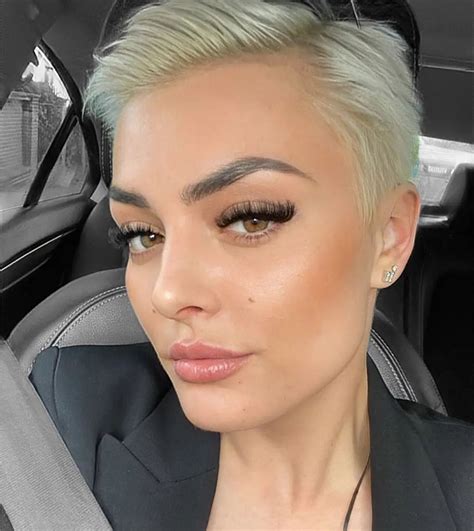 Stunning Blonde Pixie Haircuts For A Bold Look Trend Guide Divagaze