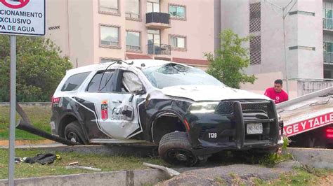 Policía Resulta Lesionado tras Volcar Patrulla en la Ave Lázaro