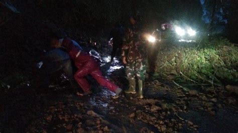 Hindari Lewat Jalur Ini Tebing Jalan Gunung Wayang Pakenjeng Garut