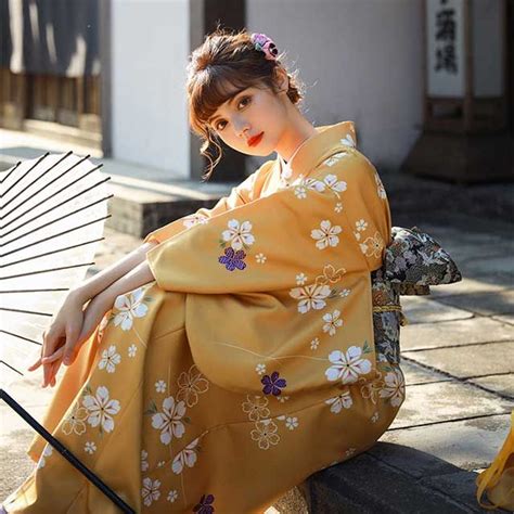 Japanese Kimono Fashion Japanese Outfits Pretty Kimonos Beautiful