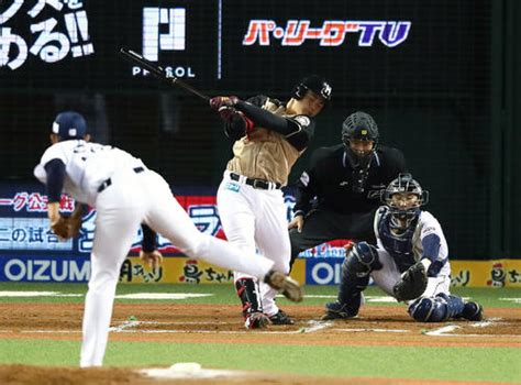 日本ハム清宮が公式戦デビュー、初打席は空振り三振 野球写真ニュース 日刊スポーツ