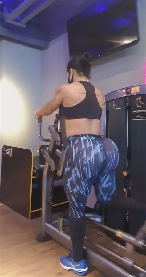 Model With 50 Inch Rear Shows Off Gruelling Workout In Bid To Have