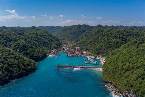 Foto Pantai Sadeng Gunungkidul Yang Unik Berada Di Muara Bengawan