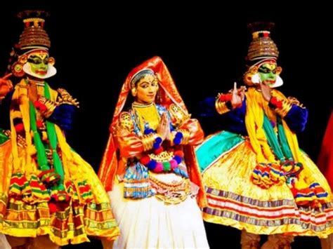 Top 10 Traditional Kerala Dance Forms That Will Enchant You! – Iris ...