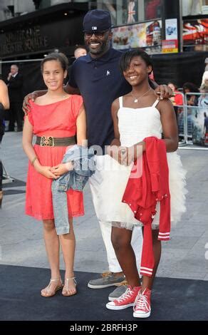 Idris Elba attends the World Premiere of Les Misérables on 05 12 2012