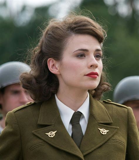 Pin By Daisy Barnes On Soldiers Peggy Carter Marvel Girls Marvel Actors