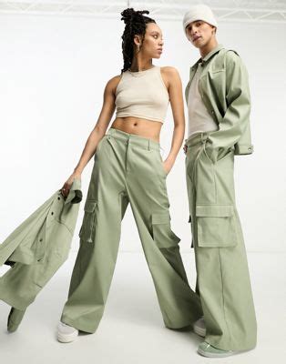 Pantalones Cargo Color Salvia De Pernera Ancha Unisex De Iiqual Parte