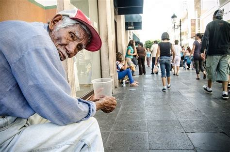 Crece Abandono De Adultos Mayores Cascada Noticias