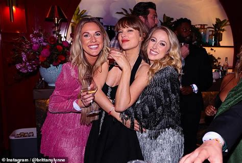 Video From Inside Taylor Swifts Birthday Party Thrown By Travis Kelce