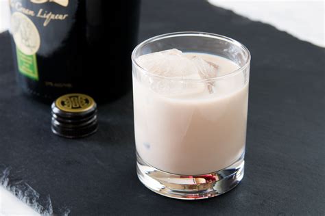 Irish Cream Cocktail and Shooter Recipes