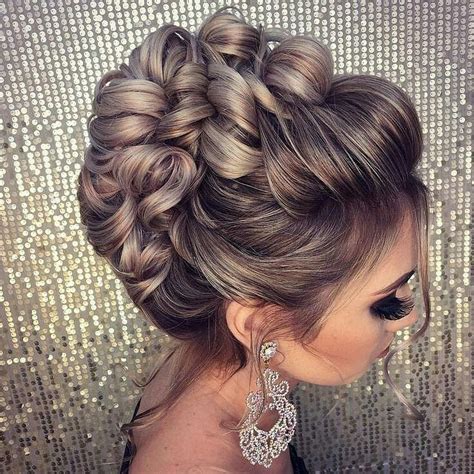 Pin by Елена Веженко on Стрижки и прически Mother of the bride hair