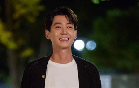 Jung Kyung Ho Crash Course In Romance Prove Popularity With Perfect