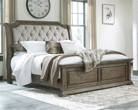 Wyndahl Brown Queen Uph Panel Headboard 64 75w X 10 5d X 63 88h