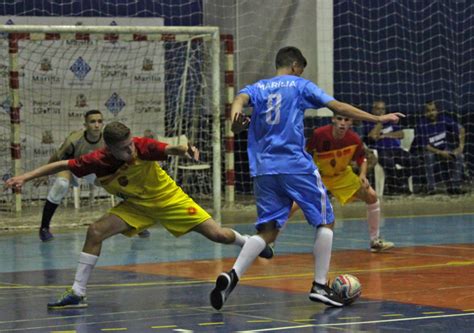 Em Um Campeonato De Futsal Igor Cobrou Faltas