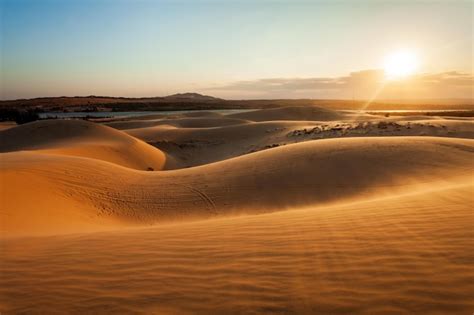 Premium Photo | Sand dunes in Mui Ne