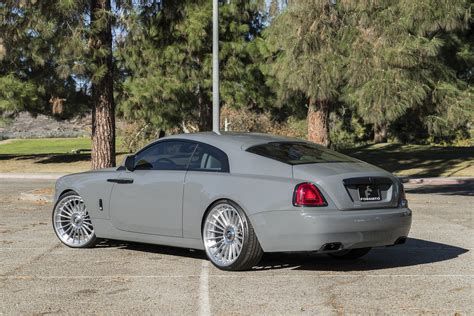 Gray Rolls Royce Wraith Showing Off Chrome Forgiato Rims | Rolls royce wraith, Rolls royce, Royce