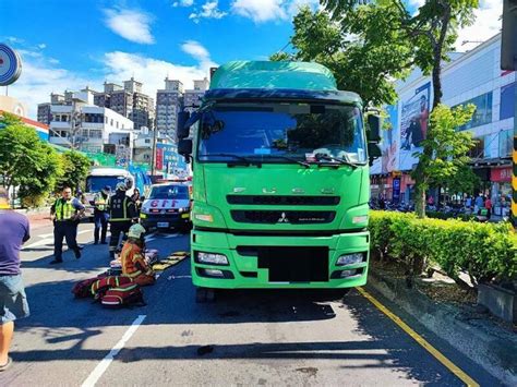 驚悚！桃園老婦穿越車道 慘遭曳引車撞倒輾斃 社會 自由時報電子報