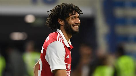 Arsenal Announce New Contract For Mohamed Elneny But Fans Are More