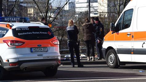 Heidelberg Polizei Schießt In Lessingstraße Auf Mann Mit Messer