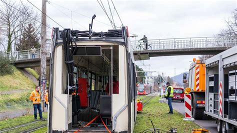 Mehrere Verletzte nach Straßenbahn Kollision in Freiburg darunter Kinder