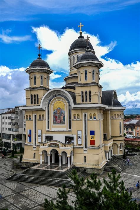 Mitropolitul Nicolae Corneanu Comemorat La Caransebe Episcopia