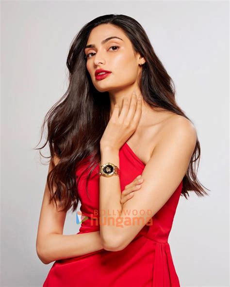 Athiya Shetty Photos Images Hd Wallpapers Athiya Shetty Hd Images