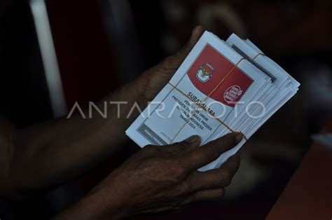 Kpu Mulai Lipat Surat Suara Pilpres Antara Foto