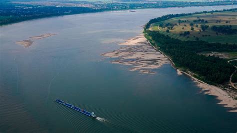 Water Levels On The Mississippi River Are Plummeting For The Second