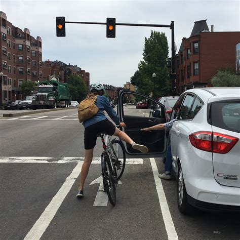Better bike lanes: Design elements | Boston.gov