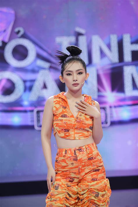 Mang kem dưỡng da đi tỏ tình hot girl 20 tuổi bị trai đẹp từ chối