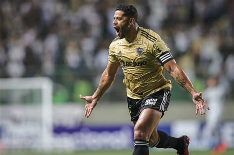 Hulk chega a 70 gols pelo Atlético e se aproxima de mais recordes