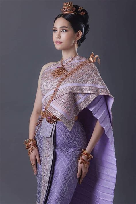 Thai Dress ชุดไทยจักรพรรดิ Thailand 🇹🇭 Thai Traditional Dress