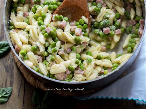 Pasta Piselli Prosciutto E Provola Golosa E Filante Tavolartegusto