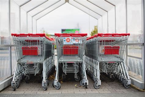 Jak są czynne sklepy w sobotę Trzech Króli i w niedzielę 7 stycznia