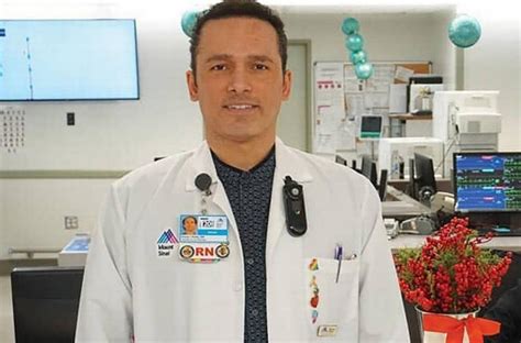 Hot Boys libera filmes pornô gay para animar quarentena Pheeno